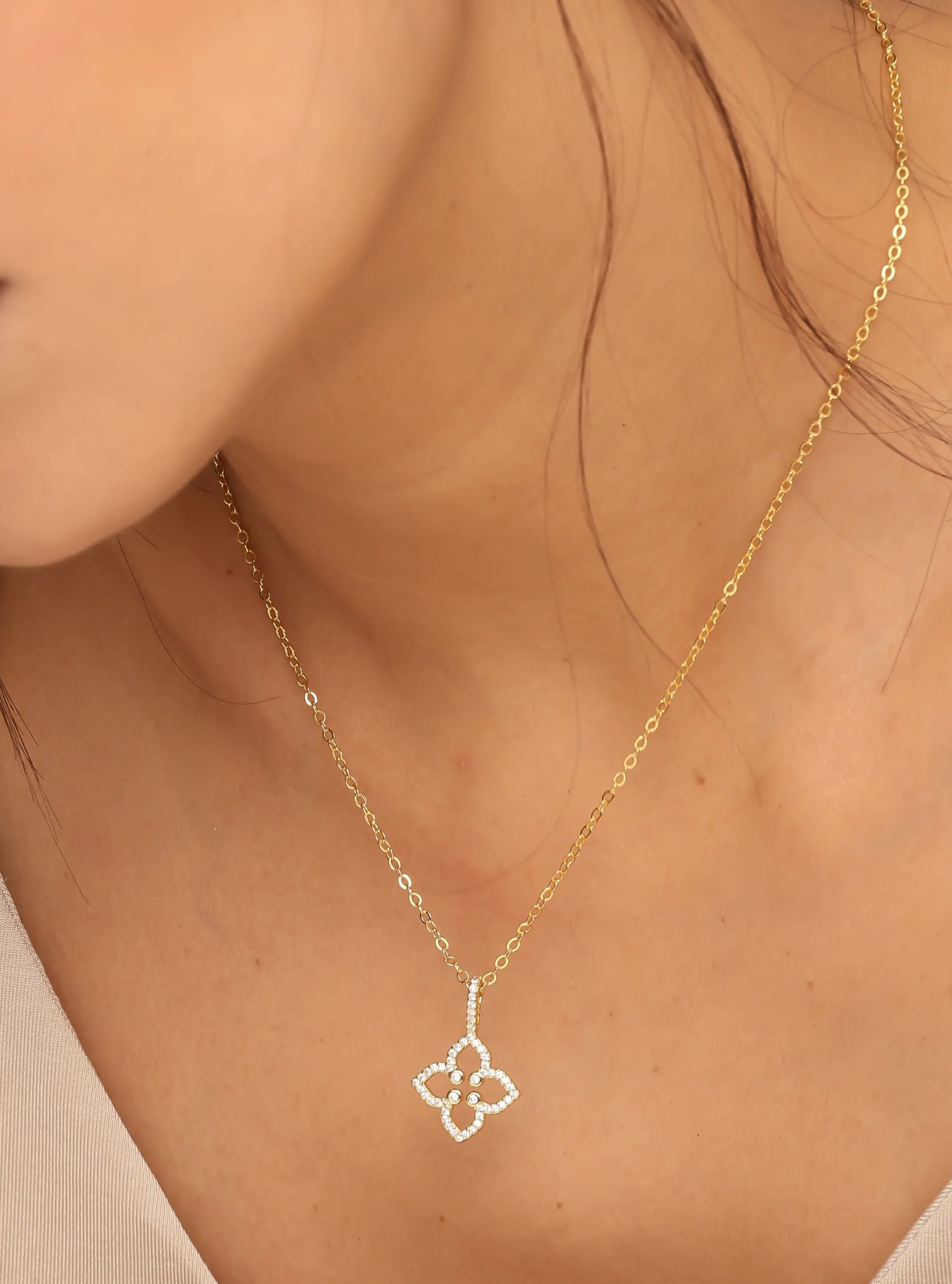 Clover Pendant Necklace