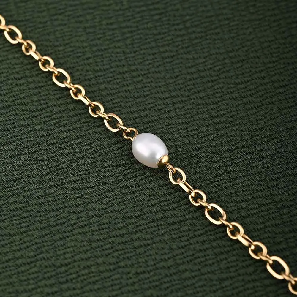 Golden Pearl Centered Chain Bracelet