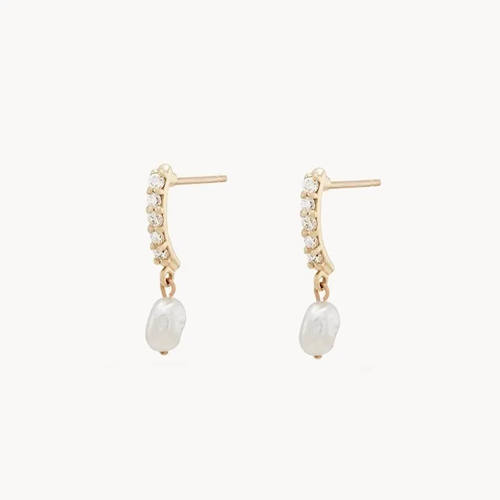 inner light diamond pearl earring - 14k yellow gold